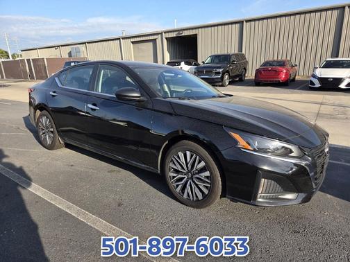 Super Black Clearcoat 2025 Nissan Altima 2.5 SV