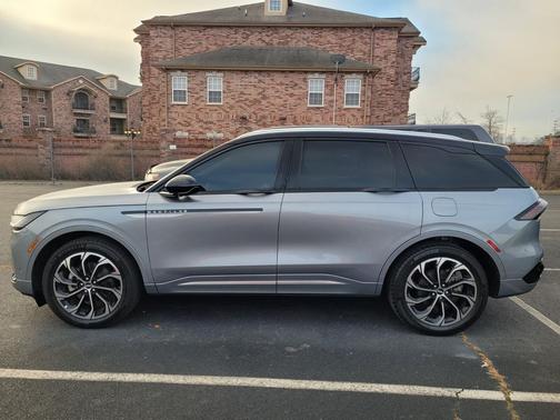 2024 Lincoln Nautilus Reserve