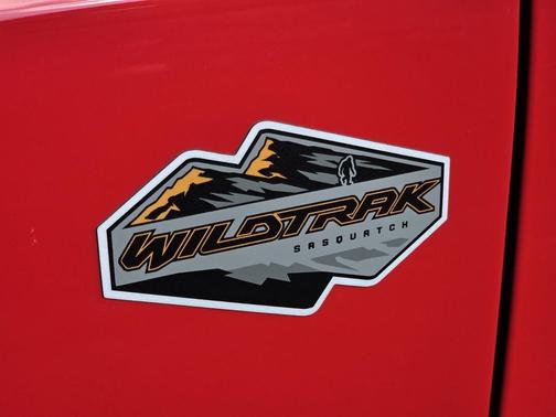 RACE RED 2024 Ford Bronco Wildtrak