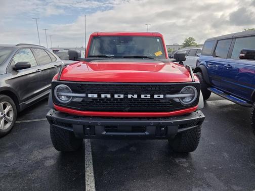 RACE RED 2024 Ford Bronco Wildtrak