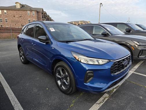 ATLAS BLUE METALLIC 2023 Ford Escape ST-Line