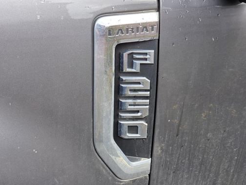 CARBONIZED GRAY 2022 Ford F-250 Lariat
