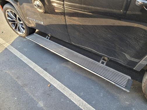 2022 Jeep Wagoneer Series III 4x4