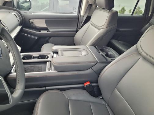 2025 Ford Expedition Max Active 4x2