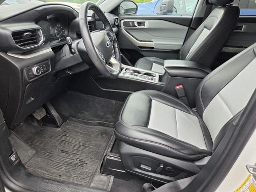 STAR WHITE MET TRI-COAT 2022 Ford Explorer XLT