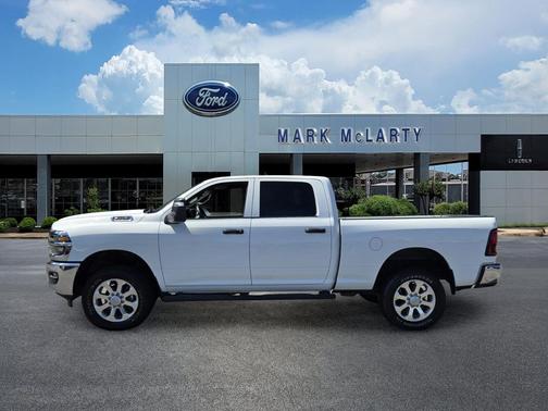 Bright White Clearcoat 2025 RAM 2500 Tradesman Crew Cab 4x4 6'4' Box
