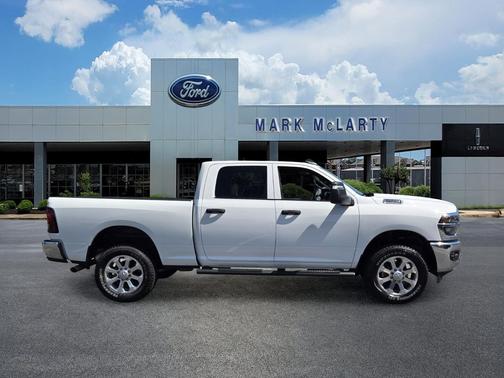 Bright White Clearcoat 2025 RAM 2500 Tradesman Crew Cab 4x4 6'4' Box