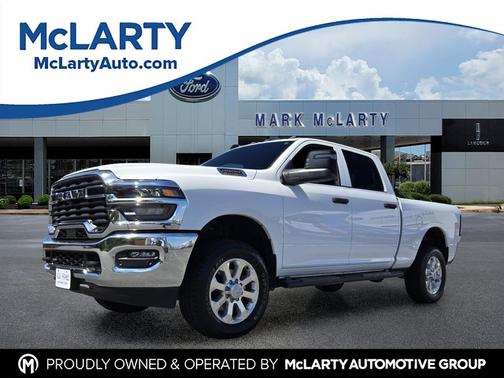 Bright White Clearcoat 2025 RAM 2500 Tradesman Crew Cab 4x4 6'4' Box