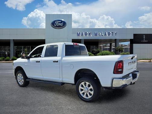 Bright White Clearcoat 2025 RAM 2500 Tradesman Crew Cab 4x4 6'4' Box