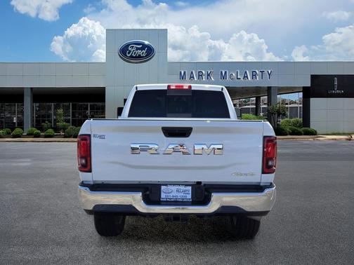 Bright White Clearcoat 2025 RAM 2500 Tradesman Crew Cab 4x4 6'4' Box