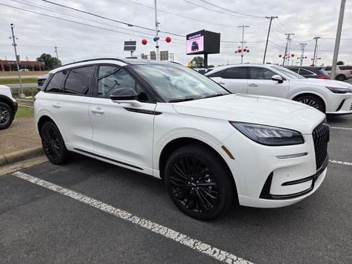 PRISTINE WHITE MET 3C 2026 Lincoln Corsair Premiere