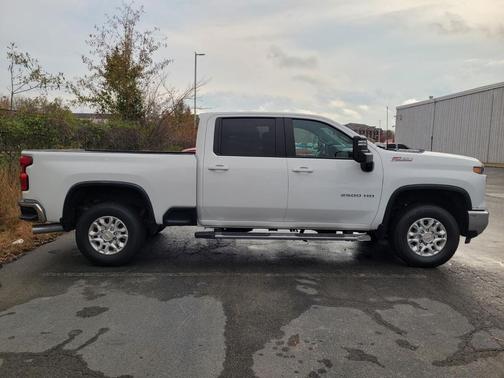 2024 Chevrolet Silverado 2500 LT
