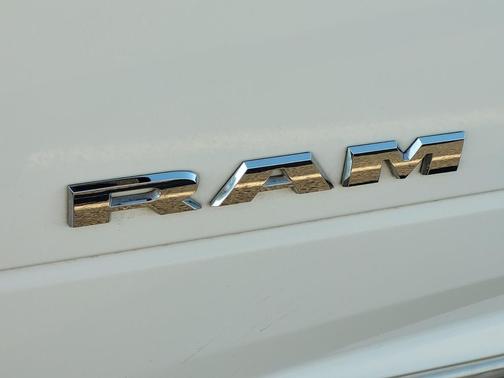 2023 RAM 2500 Laramie Crew Cab 4x4 6'4' Box