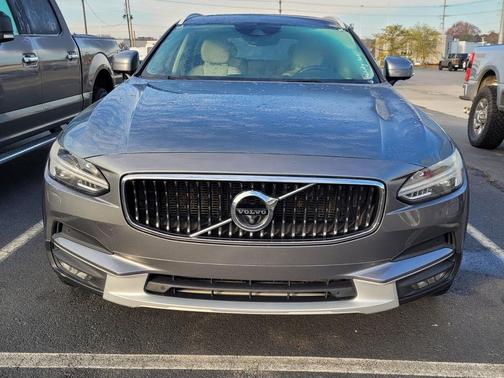 2017 Volvo V90 Cross Country T6