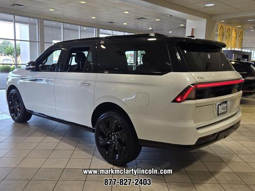 PRISTINE WHITE METALLIC 3C 2026 Lincoln Navigator Black Label