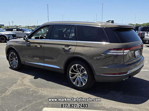 Harbor Gray Clearcoat 2026 Lincoln Aviator Premiere