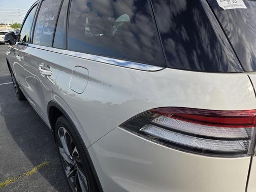 CERAMIC PEARL MET 3C 2025 Lincoln Aviator Reserve AWD