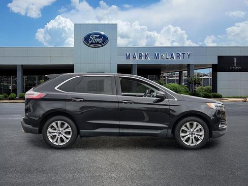 AGATE BLACK METALLIC 2022 Ford Edge Titanium
