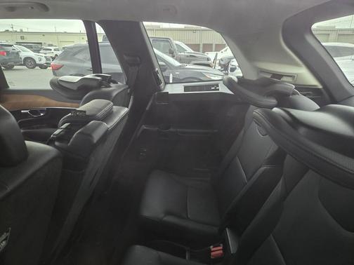 Onyx Black Metallic 2023 Volvo XC90 B5 Plus