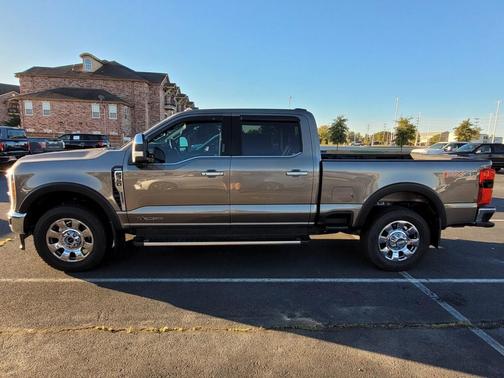 2023 Ford F-350 Lariat