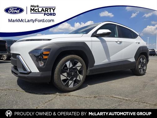 Atlas White 2025 Hyundai KONA SEL