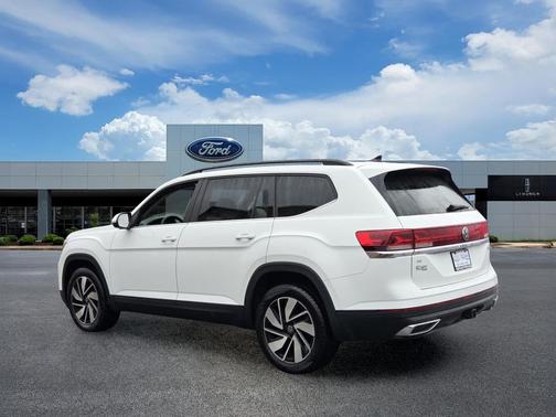 2024 Volkswagen Atlas 2.0T SE w/Technology 4MOTION