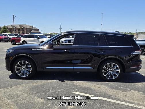 Infinite Black Metallic Clearcoat 2026 Lincoln Aviator Reserve