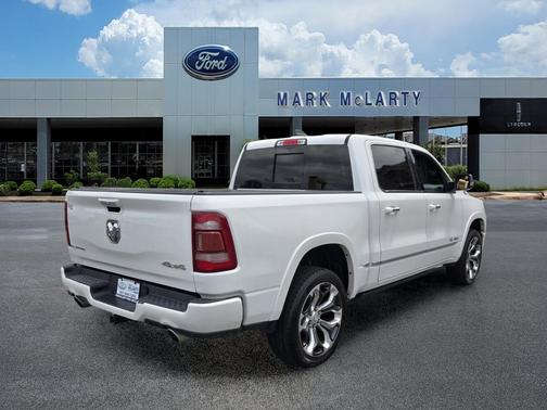 Ivory White Tri-Coat Pearlcoat 2019 RAM 1500 Limited