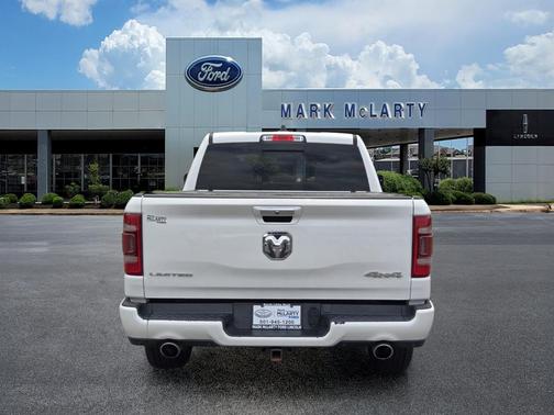 Ivory White Tri-Coat Pearlcoat 2019 RAM 1500 Limited