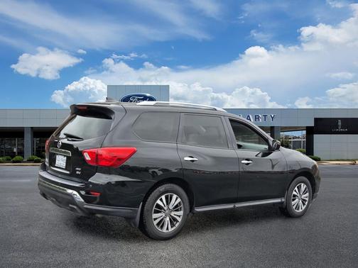 Magnetic Black Pearl 2019 Nissan Pathfinder SV