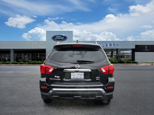 Magnetic Black Pearl 2019 Nissan Pathfinder SV