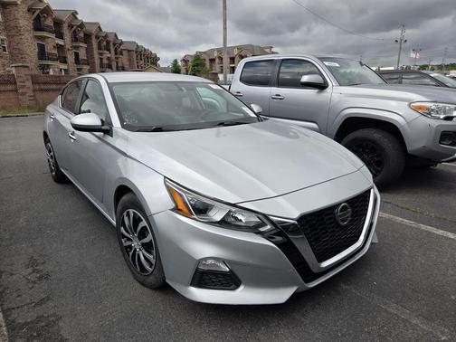 Brilliant Silver Metallic 2020 Nissan Altima S FWD