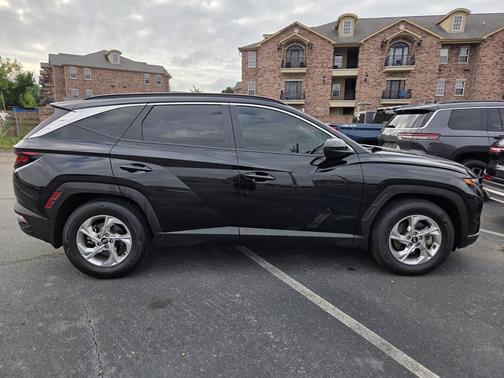 Black Pearl 2024 Hyundai TUCSON SEL