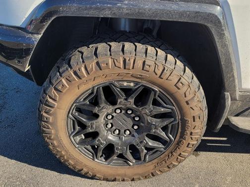 2024 GMC HUMMER EV SUV 2X