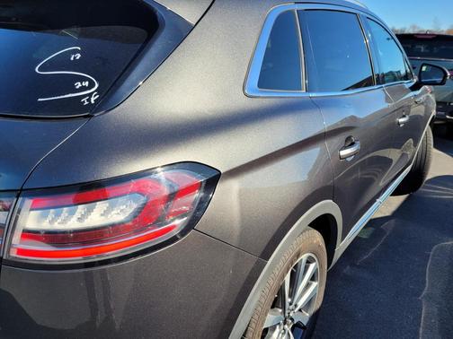 2019 Lincoln Nautilus Select