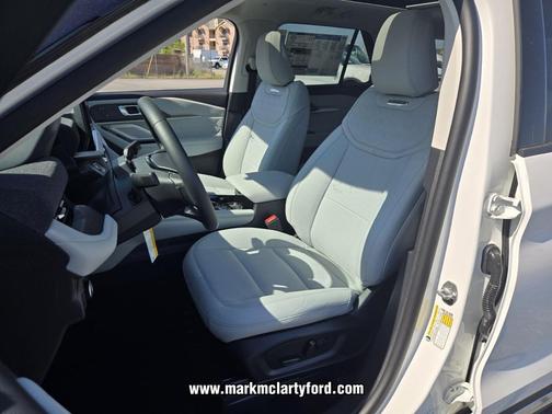 Star White Metallic Tri-Coat 2026 Ford Explorer Platinum