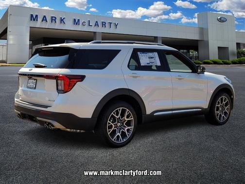 2025 Ford Explorer Platinum