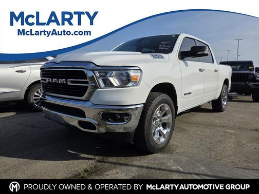 Bright White Clearcoat 2019 RAM 1500 Big Horn