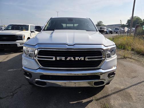 Bright White Clearcoat 2019 RAM 1500 Big Horn