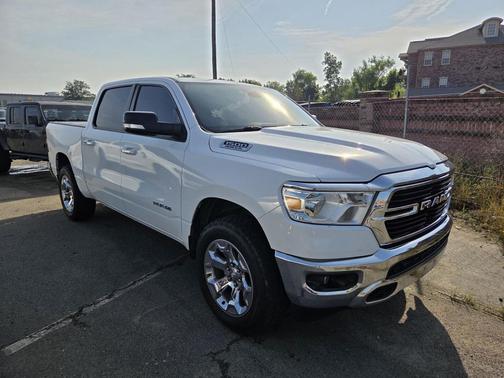 Bright White Clearcoat 2019 RAM 1500 Big Horn