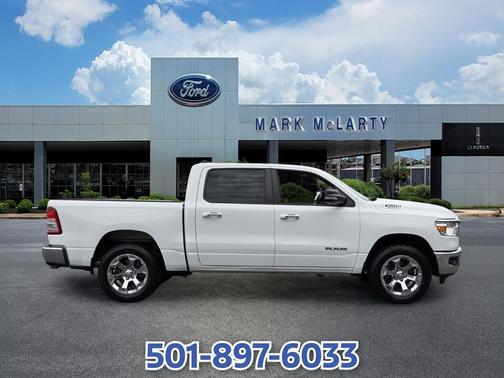 Bright White Clearcoat 2019 RAM 1500 Big Horn