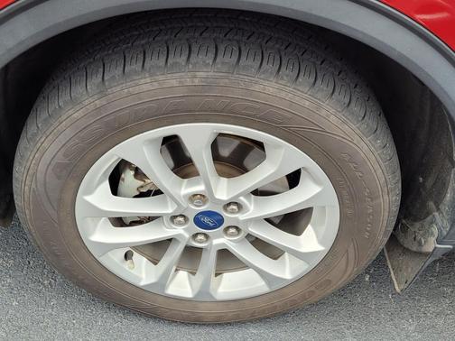 2020 Ford Escape SE