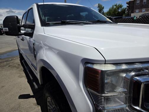 Oxford White 2022 Ford F-250 XLT