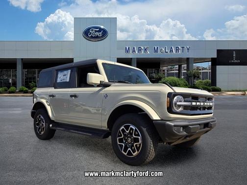 DESERT SAND 2026 Ford Bronco Outer Banks