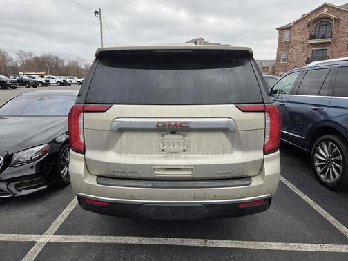 2022 GMC Yukon SLT