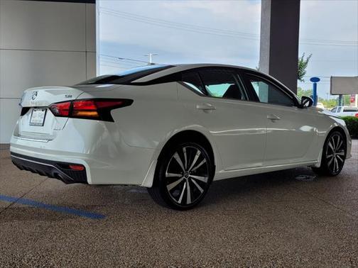 2022 Nissan Altima SR Intelligent AWD