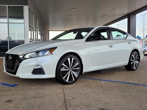 2022 Nissan Altima SR Intelligent AWD