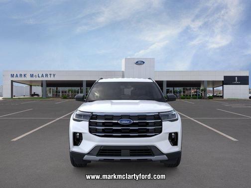 Star White Metallic Tri-Coat 2026 Ford Explorer Active