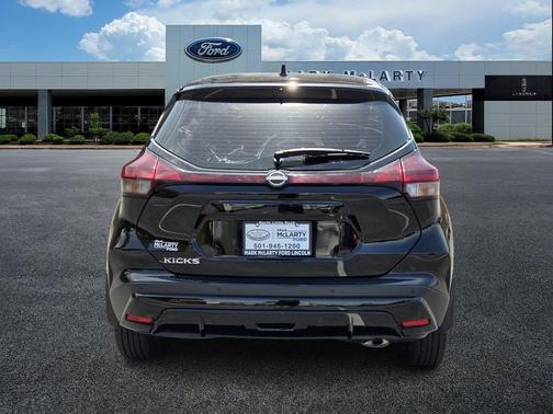 Super Black 2023 Nissan Kicks S