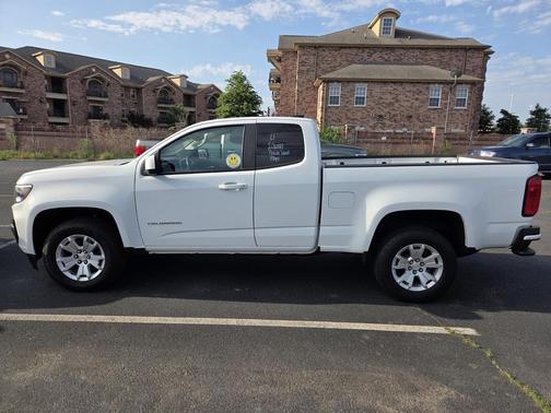 Summit White 2022 Chevrolet Colorado LT